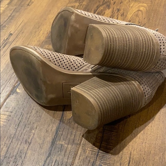 DV Booties - Picture 5 of 9